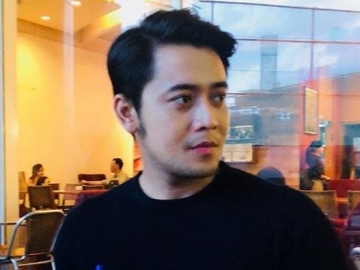 Terciduk Jalan Bareng, Kekasih Baru Kriss Hatta Disebut Mirip Hilda Vitria