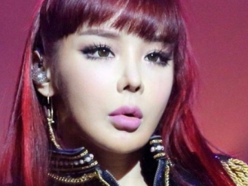 Kenalkan Sosok Ini Sebagai Bos Barunya ke Fans, Park Bom Gabung ke D Nation Entertainment? 