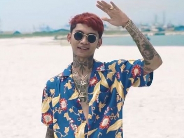 Dianggap Melecehkan, Young Lex Batal Bertemu Lisa Black Pink?