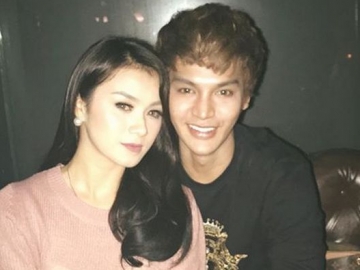 Beredar Foto Gendong Bayi, Dara The Virgin Sudah Nikah?