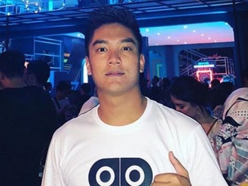 Dicibir Tak Promosikan Film Bareng Ayu Ting Ting, Ini Pembelaan Boy William