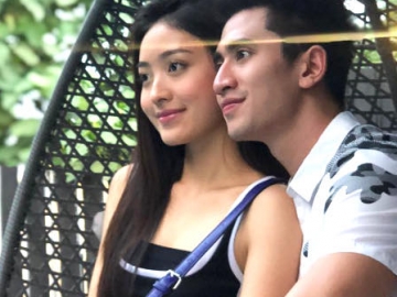 Pose Bareng, Verrell Bramasta dan Natasha Wilona Bak Suami Istri