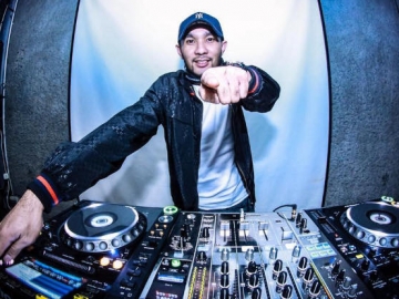 Pasca Hamili Disya Rossa, Mantan Suami Ayu Ting Ting Kepergok Bareng Wanita Lain