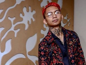 Sempat Ngaku Babak Belur Berkelahi dengan Fans Kpop, Young Lex Akui Cuma Make Up?