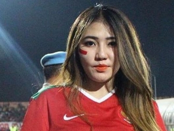 Sempat Dicibir Gara-Gara Pingsan di Panggung, Via Vallen Kedapatan Nonton Piala AFF 