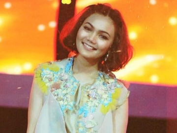 Dinyinyiri Lagi Soal Pindah Agama, Rina Nose Beri Jawaban Menohok