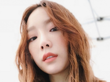 Asyik Main Game Komputer Ditemani Anjing Kesayangan, Tae Yeon Bikin Netter Gemas