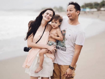 Begini Ekspresi Ringgo Agus Saat Momen Kemesraannya dengan Sabai Morscheck 'Dirusak' Sang Anak