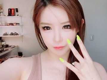 Buat Fans Makin Antusias, Park Bom Tampil Cantik di Studio Rekaman Jelang Comeback Solo