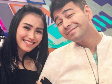 Raffi Ahmad 'Ajak' Nikah, Ayu Ting Ting: Ayo-Ayo Aja
