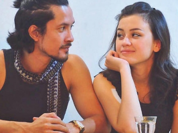 Nikah di Hari Ultah Sang Suami, Cantiknya Kimberly Ryder Pakai Gaun Mirip Punya Kate Middelton