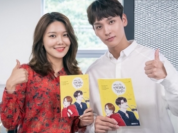 Cerianya Sooyoung & Choi Tae Joon cs di Sesi Baca Naskah Perdana Drama 'So I Married An Anti Fan'