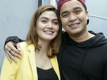 Posting Tulisan Galau dan Hapus Foto Bersama, Billy Syahputra dan Hilda Vitria Putus?