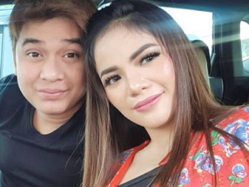 Dikabarkan Bertengkar dengan Hilda Vitria, Billy Syahputra Malah Asik Foto Bareng Dinar Candy