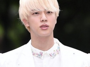 Jin Bangtan Boys Mendadak Tampil Ala Penyanyi Trot, Netter Ngakak Lihat Gayanya yang Nyentrik