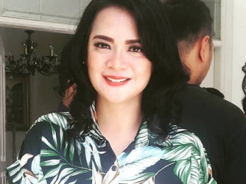 Dikabarkan Gugat Cerai Suami, Shezi Idris Angkat Bicara