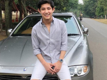 Beredar Foto Mesra Teuku Rasya dengan Wanita Seksi, Netter: Akhirnya Gandeng Cewek