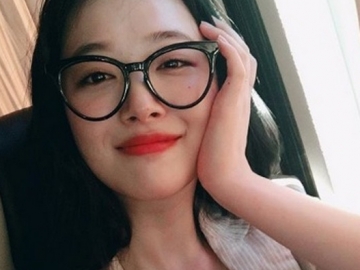 Anggun Dibalut Busana Ini Saat Hadiri Acara Brand Kosmetik, Pesona Visual Sulli Banjir Pujian