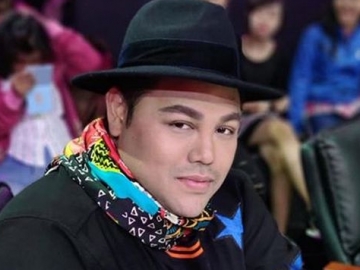 Ivan Gunawan Unggah Postingan Baper, Syahrini Beri Komentar