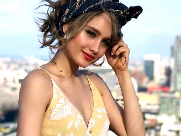 Wow, Cinta Laura Foto Bareng Jisoo dan Rose Black Pink