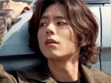 Tampil Rapi Lengkap dengan Gaya Rambut Seperti Ini, Park Bo Gum Dipuji Makin Dewasa & Manly