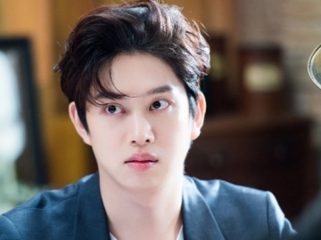 Pede Foto dengan Rambut Panjang, Cantiknya Heechul Bikin Fangirl Iri