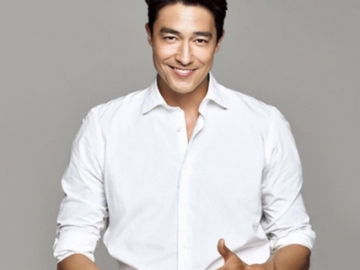Daniel Henney Ceria Makan Es Krim Bareng Orang Tuanya, Netter Fokus Soroti Hal Ini