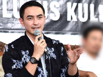 Kepergok di Bandara, Zumi Zola Bebas?