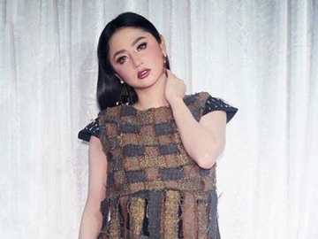 Sindir Pesaing, Dewi Persik: Saya Seniman Bukan Penjaja Sex