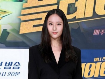 Tampil Chic di Preskon 'Player', Krystal Dipuji Cantik Bak Boneka