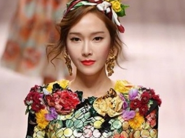 Jessica Debut Jadi Model Runway di Acara Fashion Show Brand Mewah Ini, Netter Nyinyir