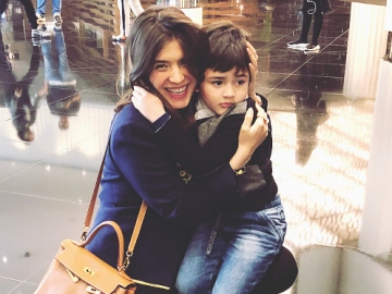 Lahirkan Buah Hati Kedua, Netter Penasaran Sosok Suami Carissa Putri