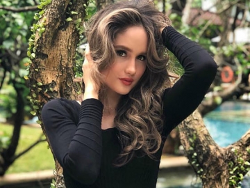 Jalani Pemotretan Pakai Kebaya, Cinta Laura Dipuji Bak Boneka Barbie 