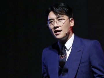 Seungri Ungkap Ambisinya Untuk Agensi Lewat Sitkom 'YG Future Strategy Office', Seperti Apa?