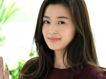 Lama Tak Muncul, Wajah Cantik Hingga Tubuh Langsing Jun Ji Hyun Saat Hadiri Acara Ini Banjir Pujian