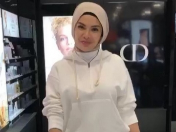 Unggah Postingan Ini, Nikita Mirzani Akhirnya Konfirmasi Kehamilan?