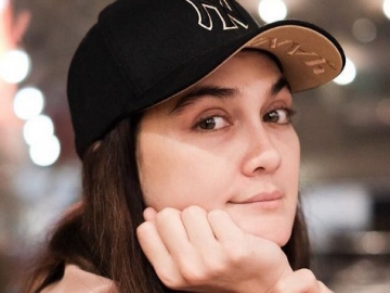 Konsumsi Bunga Melati Basi, Begini Reaksi Luna Maya