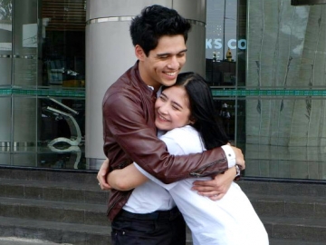 Maxime Bouttier Pijit Kaki Prilly Latuconsina, Netter Protes