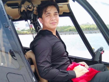 Billy Syahputra Telanjang Dada Sambil Joget, Netter Malah Salfok dengan Hal Ini