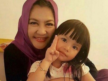 Emilia Contessa Unggah Foto Bareng Putri Denada, Banjir Doa Dari Warganet