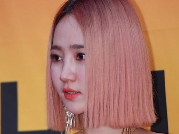 Hadiri Seoul Fashion Week, Pipi Chubby Yenny Eks Wonder Girls Bikin Pangling