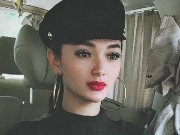 Unggah Foto Lawas Bareng Gengnya, Wajah Zaskia Gotik Jadi Sorotan Netter