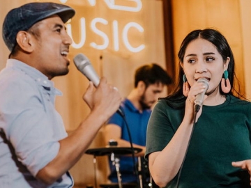 Cover Lagu 'Karna Su Sayang' Bareng Rio Febrian, Nagita Slavina Banjir Pujian
