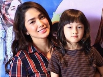 Ultah ke-6, Anak Ussy Sulistiawaty Minta Kue 'Black Pink'