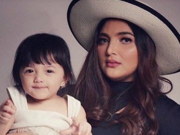 Unggah Foto Arsy Pakai Baju Bergambar Mata Satu, Ashanty Tuai Kritikan Netter