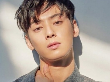 Penuh Kharisma di Pemotretan Terbaru, Cha Eun Woo Ungkap Tipe Orang yang Buatnya Kagum