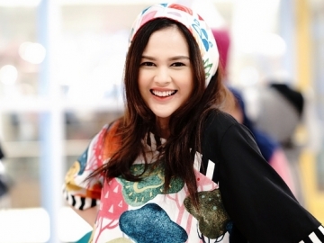 Cut Meyriska Ikut Kajian, Netter: Semoga Segera Berhijab