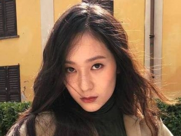Krystal f(x) Hadiri Acara Bergengsi Dengan Pakaian Tertutup, Begini Reaksi Netter