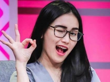 Beredar Cuplikan Video Clip Terbaru Ayu Ting Ting, Netter Malah Salfok dengan Hal Ini