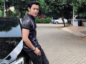 Kriss Hatta Tak Sabar Nantikan Tahun 2019, Netter Duga Kode Bakal Nikahi Voke Victoria